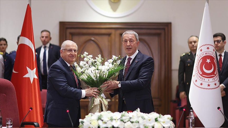 Milli Savunma Bakanlığında devir teslim töreni yapıldı