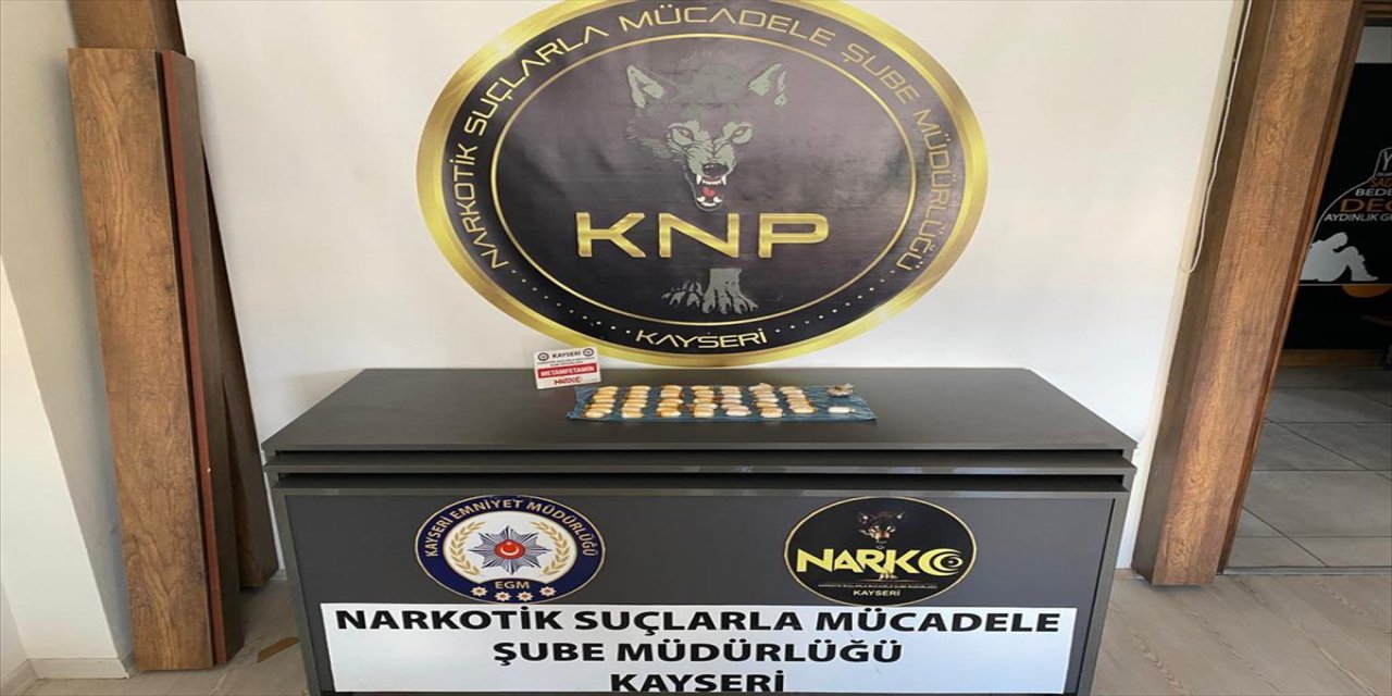 Kayseri'de yakalanan 2 şüphelinin midesinden metamfetamin kapsülleri çıktı