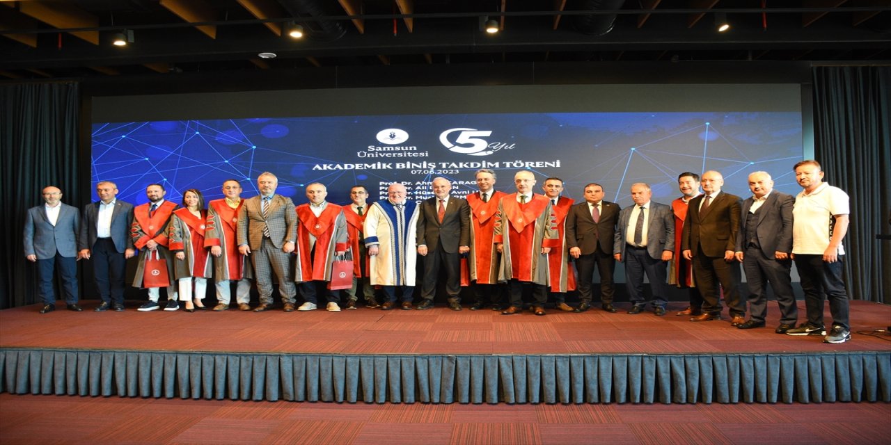 Samsun Üniversitesinde öğretim üyeleri için cübbe giyme töreni yapıldı.