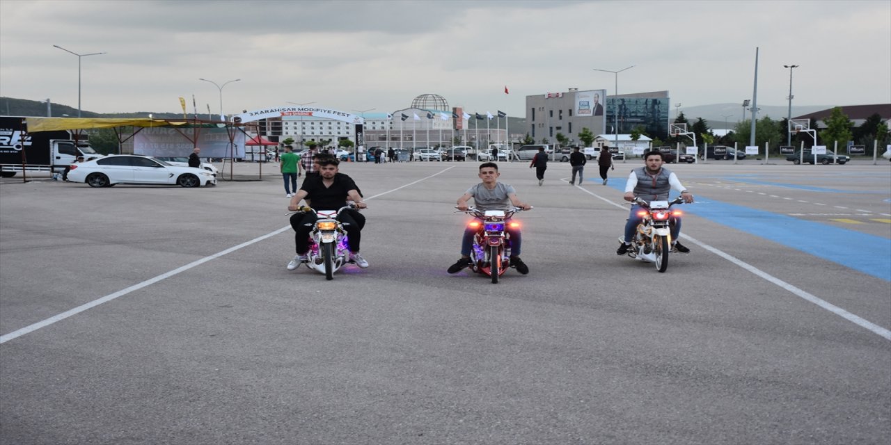 Afyonkarahisar'da "3. Karahisar Modifiyeli Araçlar Festivali" başladı