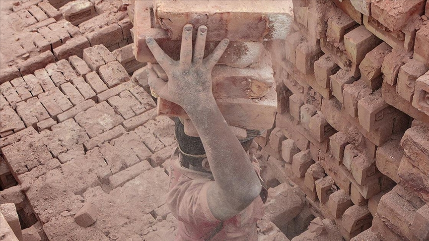 GRAFİKLİ - Dünyanın en yoksul ülkelerinde her 5 çocuktan 1'inden fazlası işçilik yapıyor