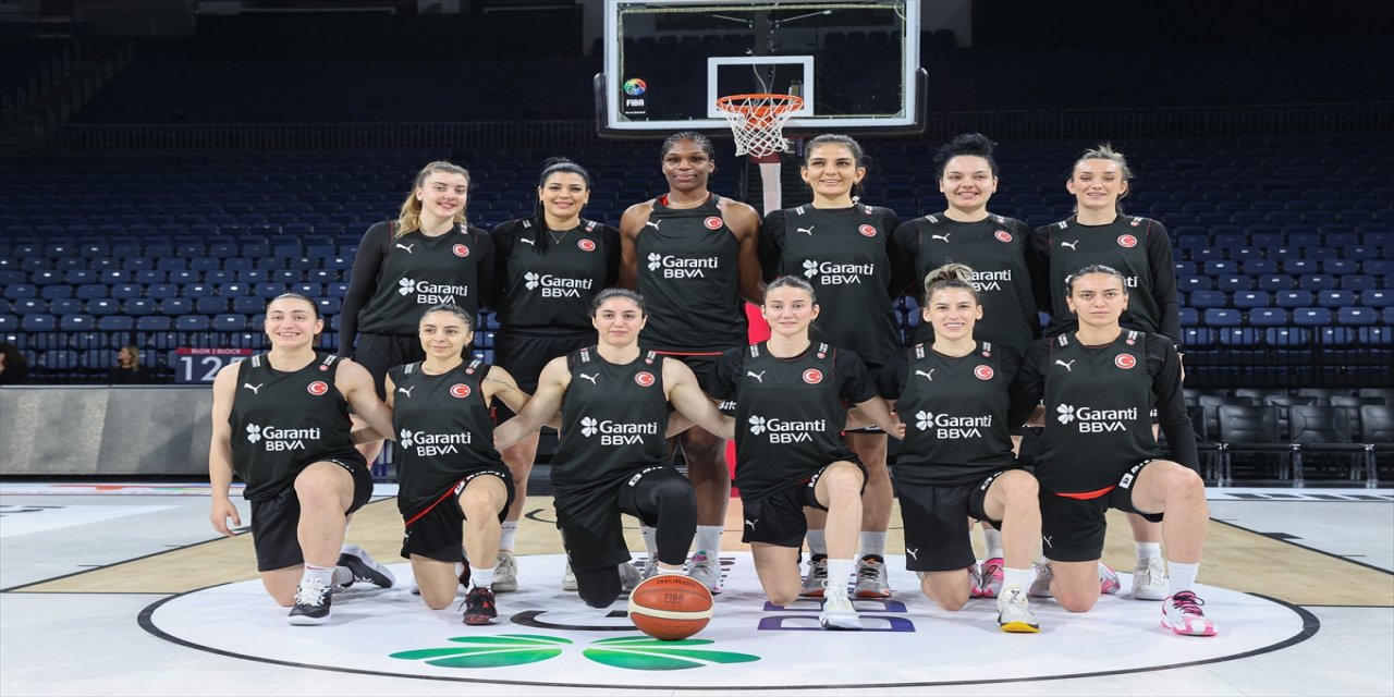 Avrupa Şampiyonası'na katılacak basketbolcular için medya günü düzenlendi.