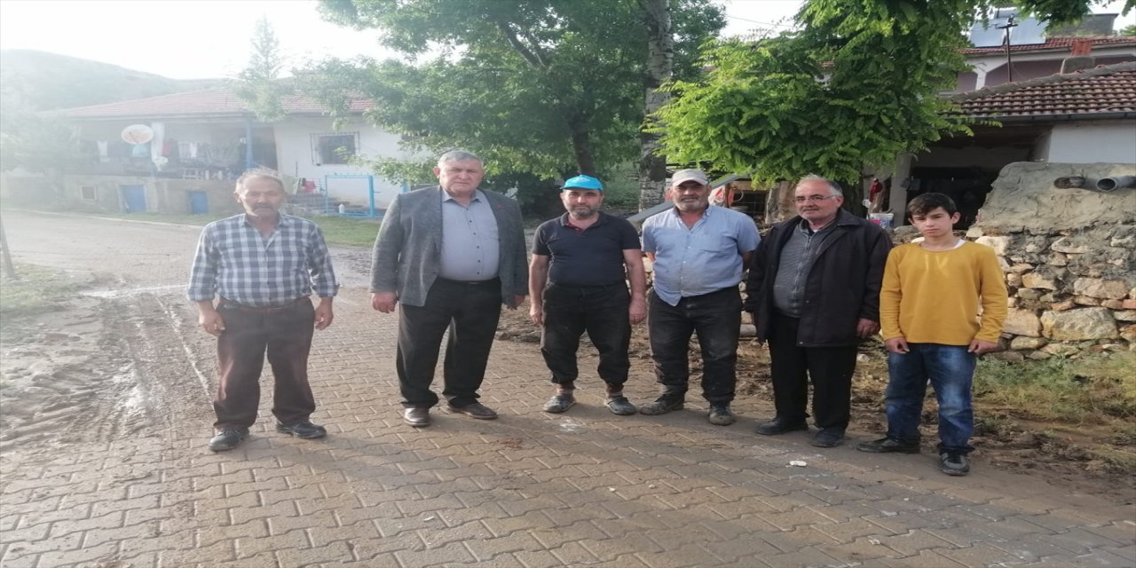 Kırıkkale'de sağanak nedeniyle dereler taştı bazı yollarda göçük oluştu