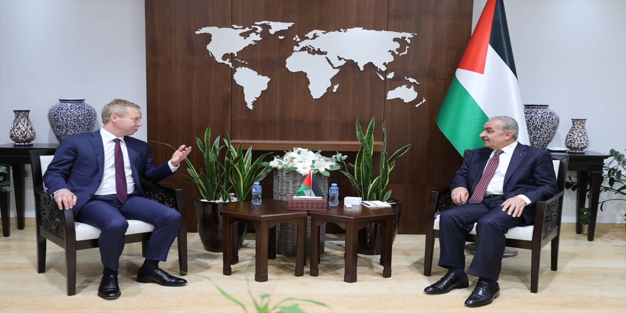 İsrail, Filistin yönetimini çöküşe götürmek için çabalıyor.