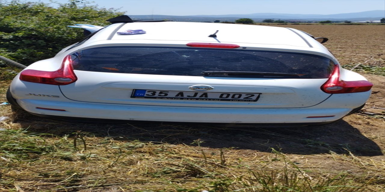 İzmir'de otomobilin takla atması sonucu 9 kişi yaralandı.