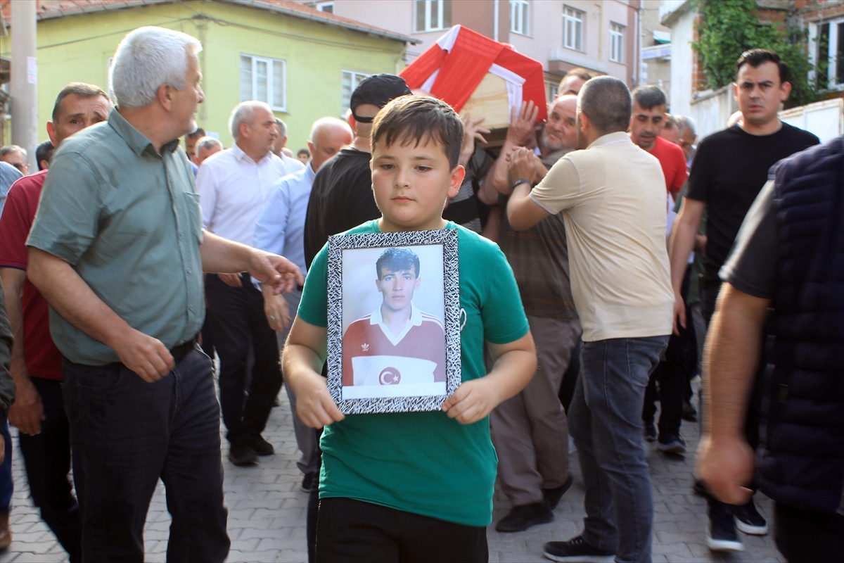 Hayatını kaybeden eski milli futbolcu Yalçın Kıldıran Kütahya'da toprağa verildi