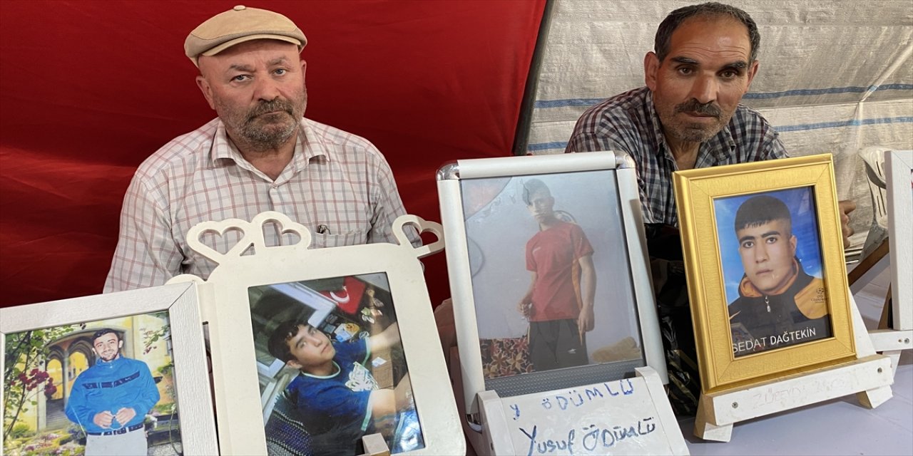 Onlar "Babalar Günü" hediyesi olarak evlatlarını geri istiyorlar.