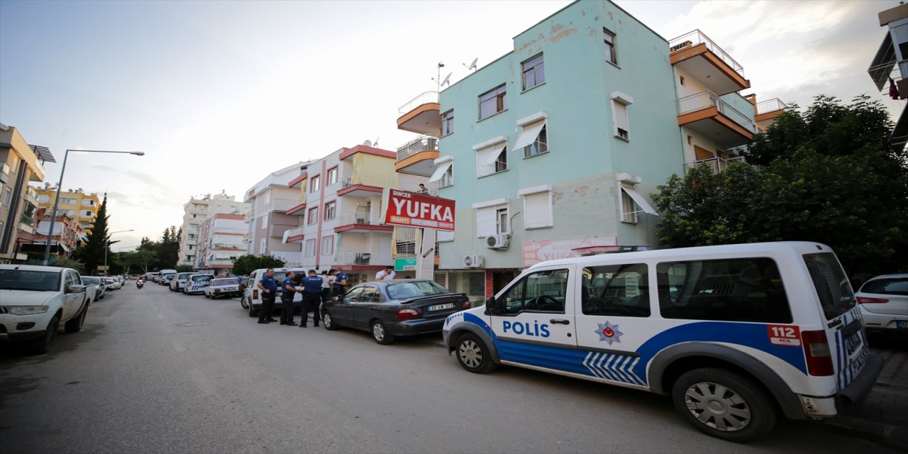 Antalya'da darbedildiği belirlenen kadının ölümünün şüpheli olduğu düşünülüyor.