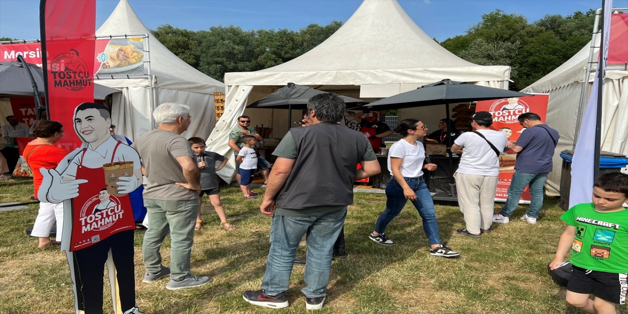 Amsterdam'da Anadolu Festivali'ne binlerce kişi katılım gösterdi.