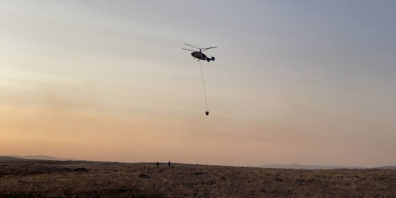 Kilis'te merada çıkan yangına karadan ve havadan müdahale ediliyor