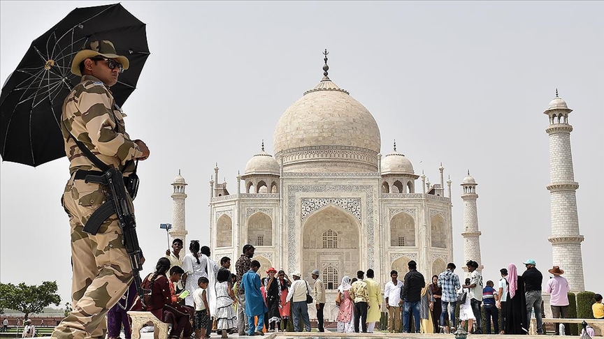 Aşırı sıcaklar nedeniyle ölenlerin sayısı 166’ya yükseldi