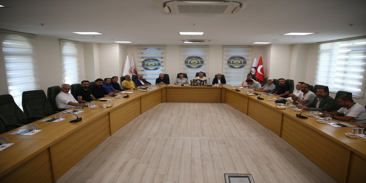 Diyarbakır'da fıstık üreticileri birlik oluşturdu.