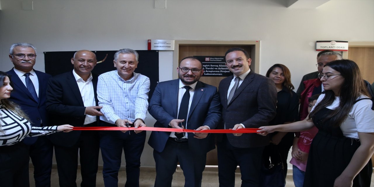 Malazgirt Savaşı alan tespit kazılarında bulunan materyaller için laboratuvar kuruldu.