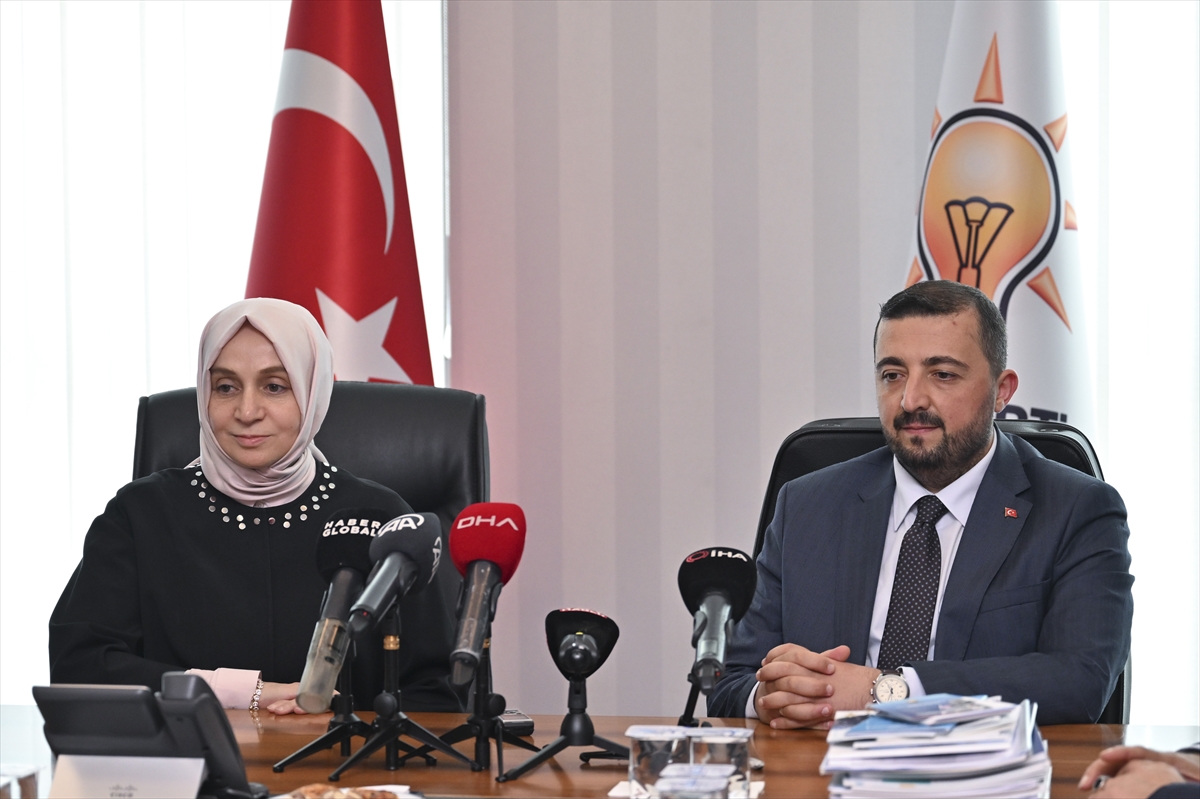 AK Parti İnsan Haklarından Sorumlu Genel Başkan Yardımcısı Zengin, görevi Usta'dan devraldı