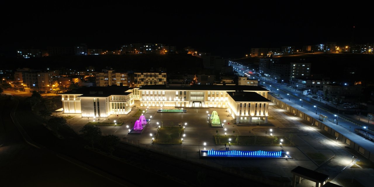 Cizre restore edilen tarihi yapıları ile birlikte ziyaretçilerini bekliyor.