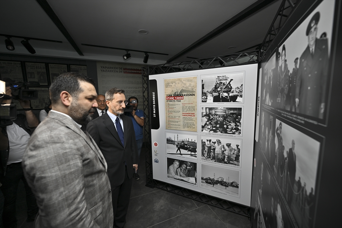 Cumhurbaşkanlığı İletişim Başkanı Altun, "1960'lar Nostalji Sergisi"ni ziyaretinde konuştu