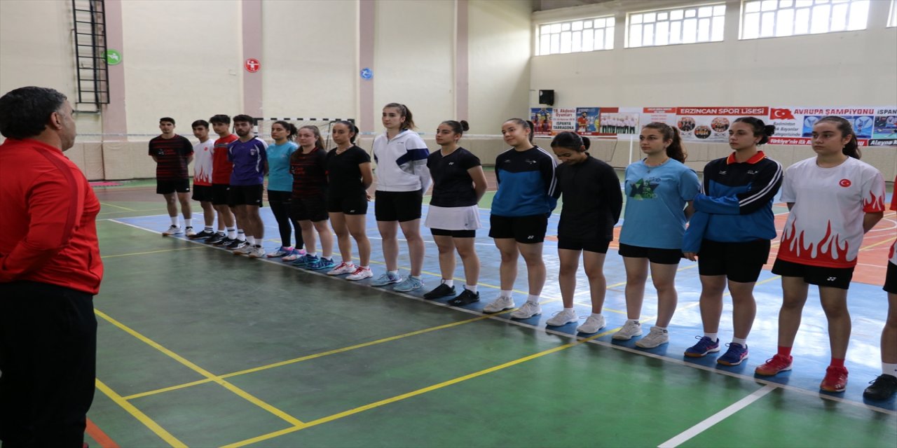 Erzincan, badmintoncu yetiştirmedeki başarısıyla dikkati üstüne topluyor.