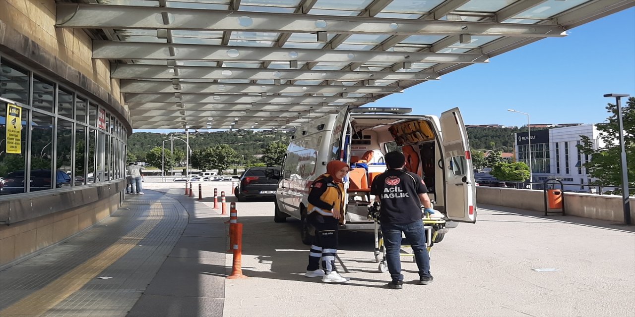 Çorum'da devrilen traktörün altında kalan kişi öldü