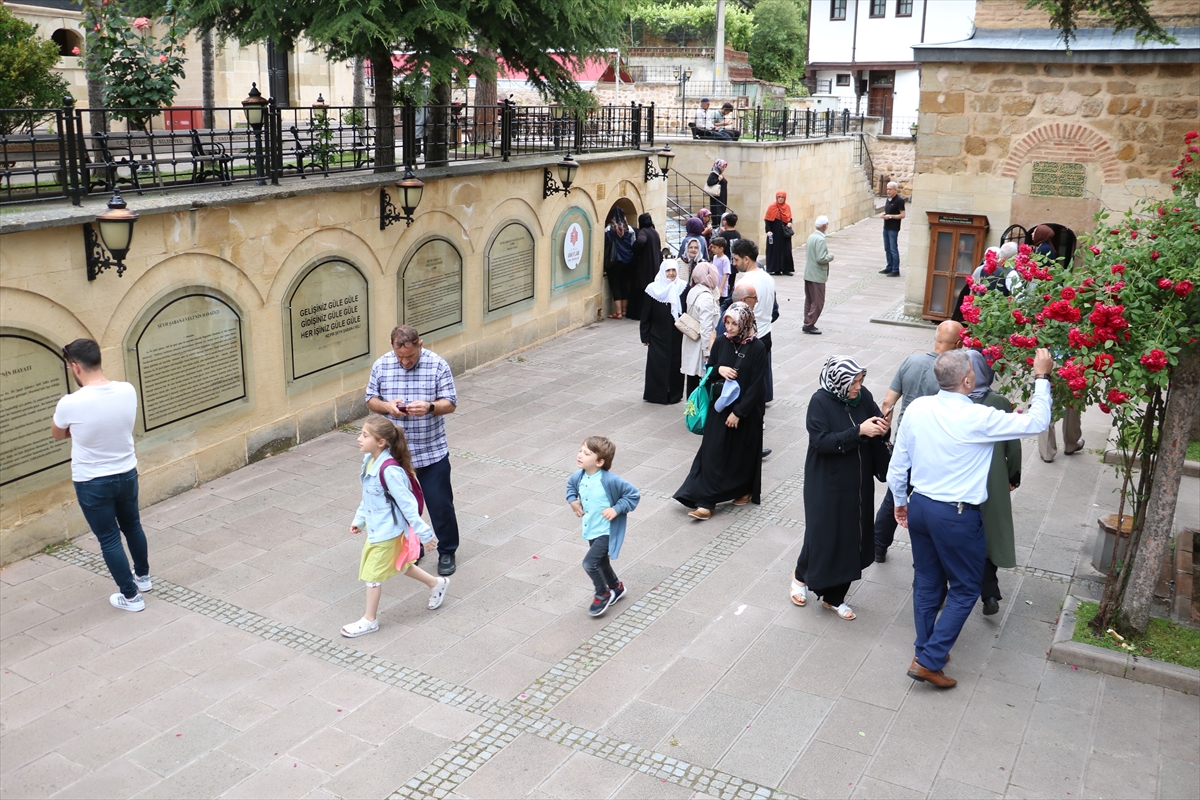 Kastamonu'daki Şeyh Şaban-ı Veli Külliyesi'nde Kurban Bayramı arifesi yoğunluğu
