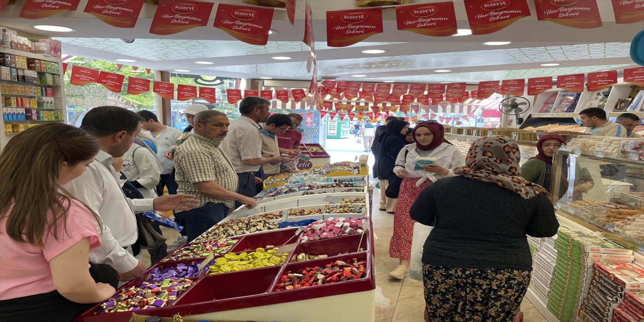 İç Anadolu'da arife günü alışveriş yoğunluğu