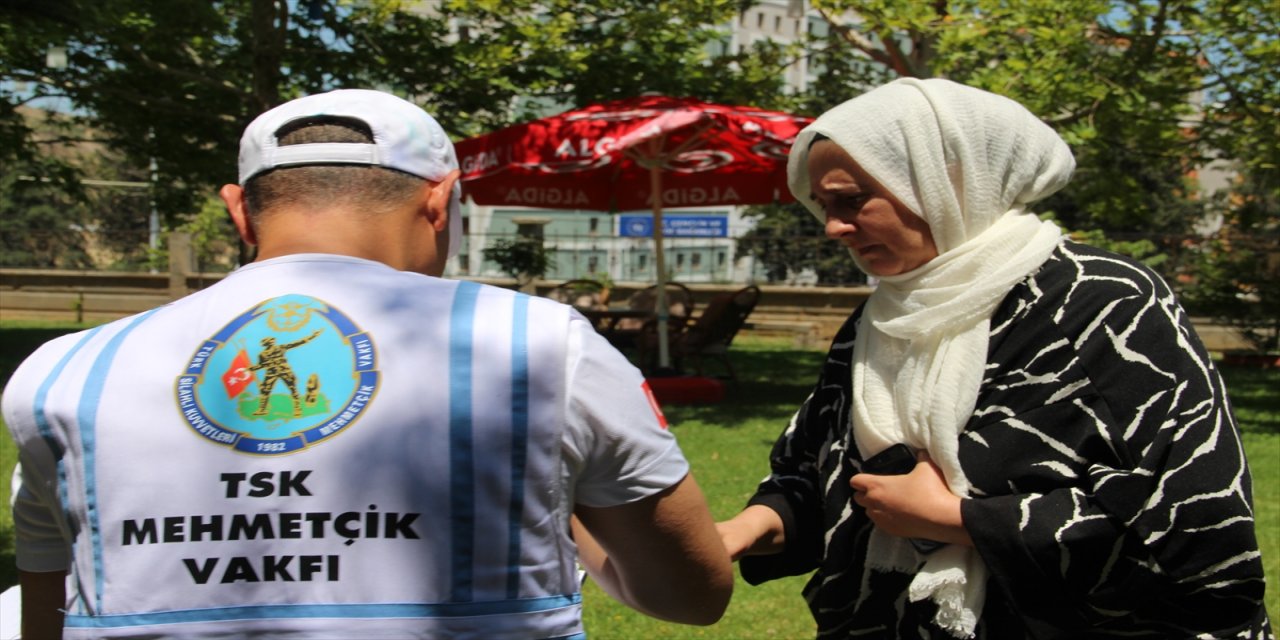 Mehmetçik Vakfı, Malatya'da şehit ve gazi ailelerine kurban eti dağıttı