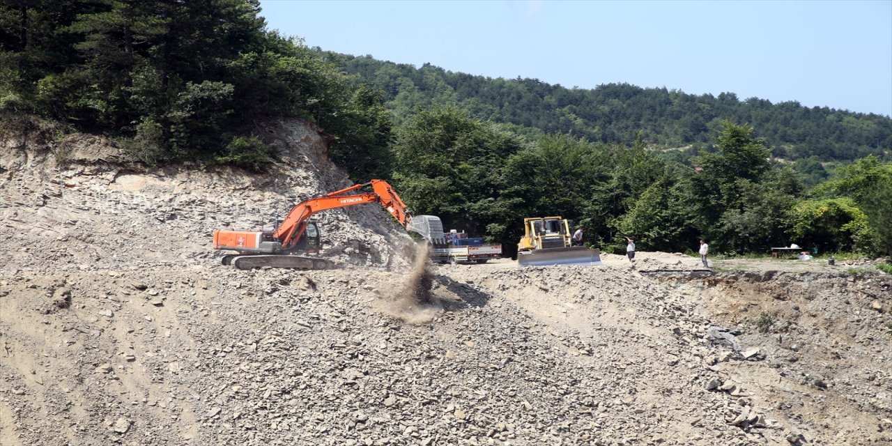 Küre Dağları'nda 500 metre kayan yol yeniden yapılıyor.