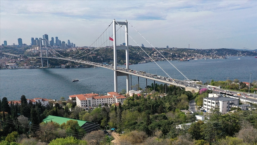 İstanbul Boğazı gemi trafiğine açıldı