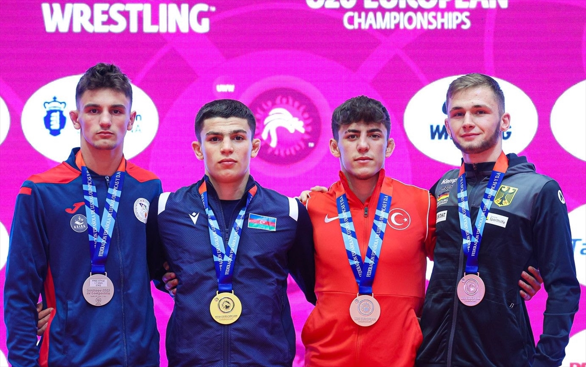 Milli güreşçiler, 20 Yaş Altı Avrupa Şampiyonası'nda 3 madalya kazandı