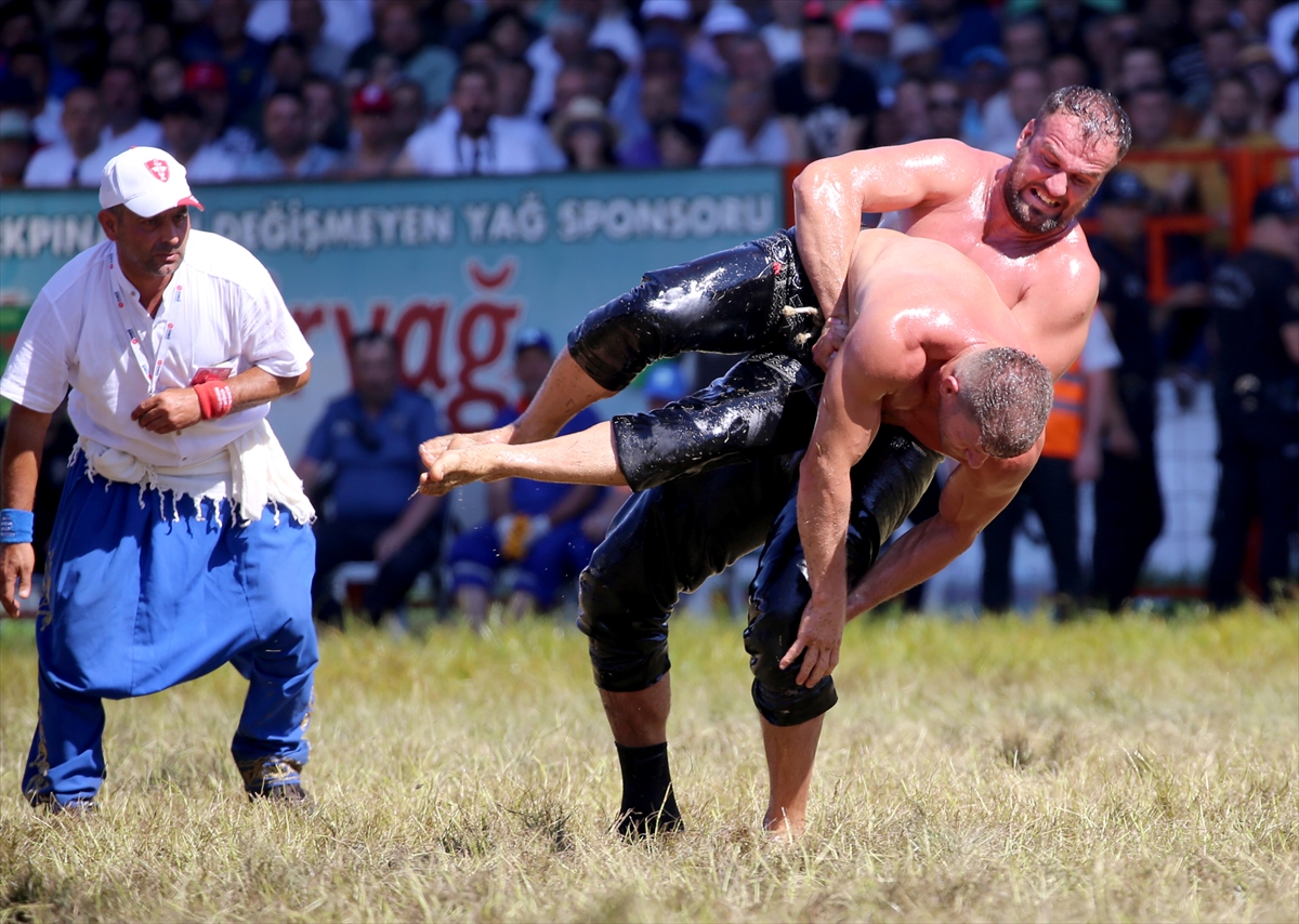 662. Tarihi Kırkpınar Yağlı Güreşleri'nde kazanan ZEYBEK
