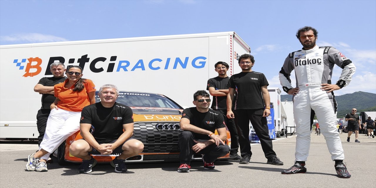 Otomobil sporcusu Dalokay, İtalya'daki şampiyonada iki kez podyuma çıktı.