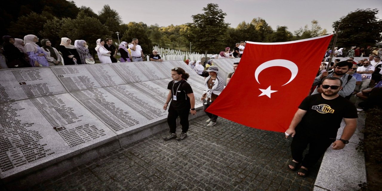 Srebrenitsa'daki ölüm yolunda "Barış Yürüyüşü" tamamlandı.