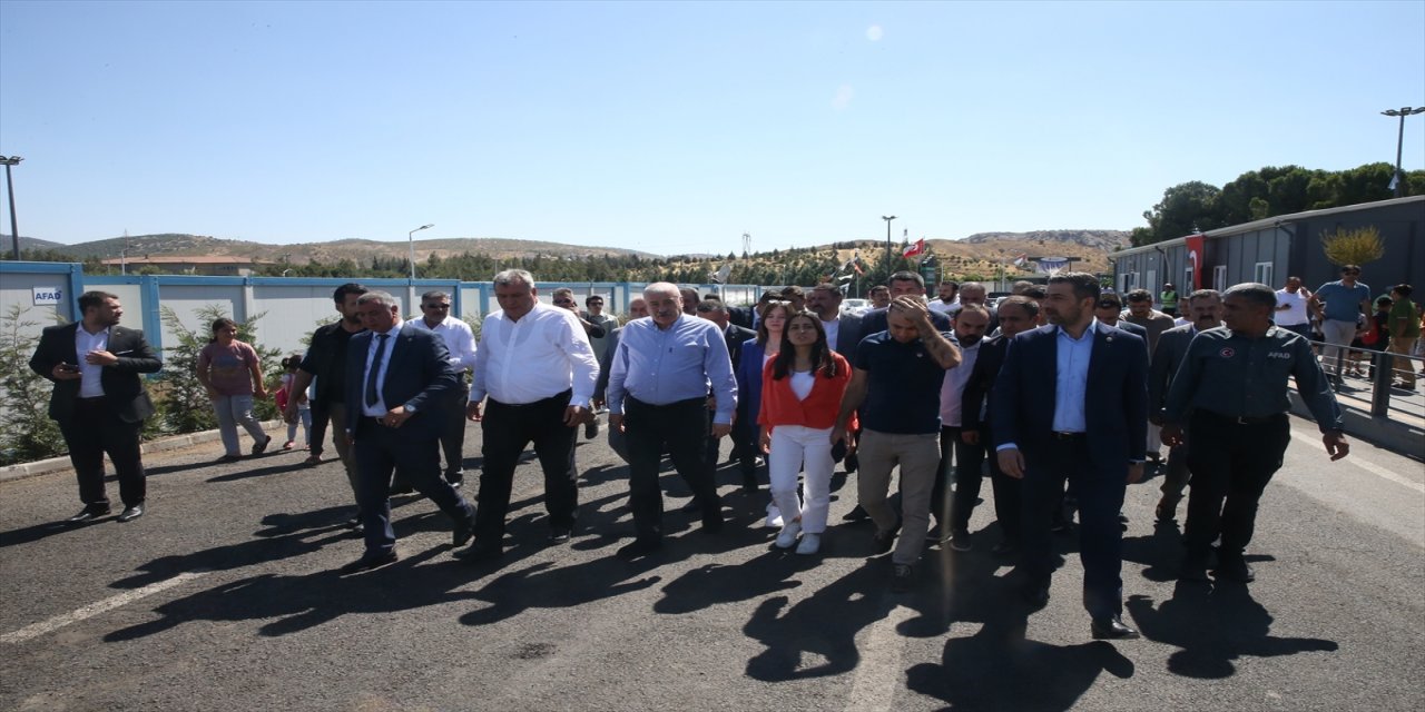 MHP'nin yüzyılın deprem felaketlerini inceleme komisyonu Kahramanmaraş'ta