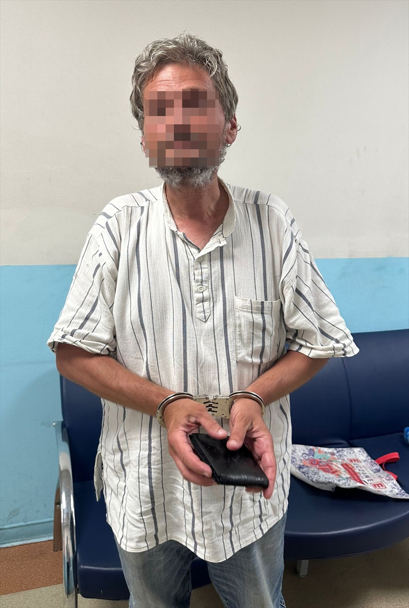 Eyüpsultan'da kedilere yakıcı maddeyle zarar veren cani yakalandı