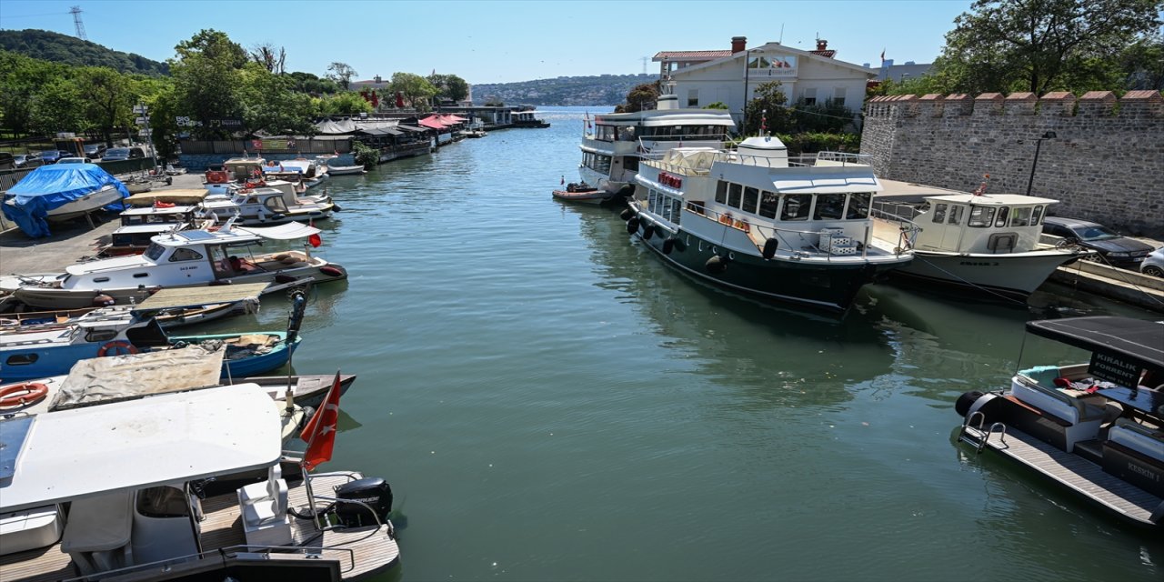 İstanbul'daki bazı dereler, Boğaz'ı kirletmeye devam ediyor.