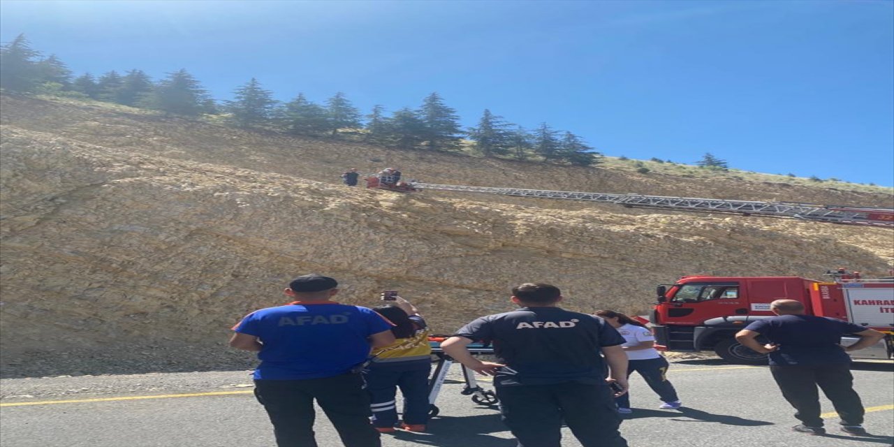 Kahramanmaraş'ta uçuruma yuvarlanan kişi kurtarıldı.