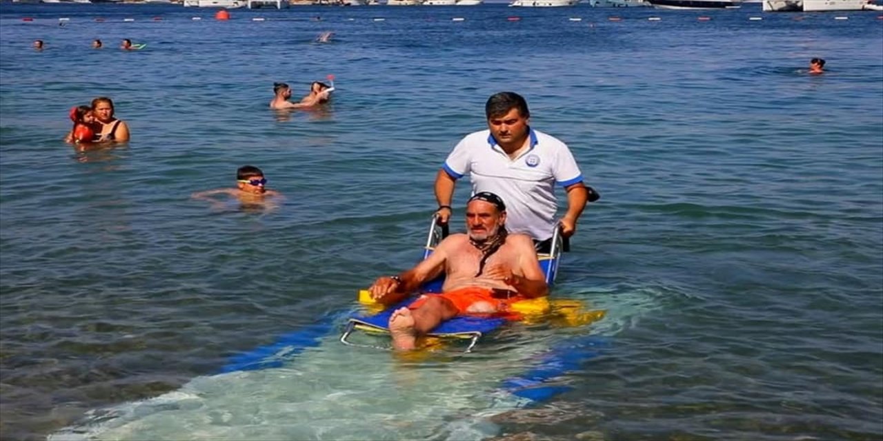 Muğla'da 21 plajda engellilere hizmet veriliyor.
