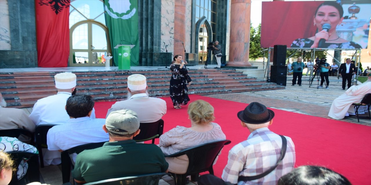 Arnavutluk'ta aşure gününde etkinlik yapıldı.