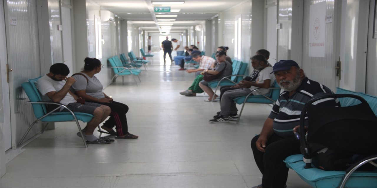 Hatay'da diş sağlığı hizmeti prefabrik merkeze taşındı.