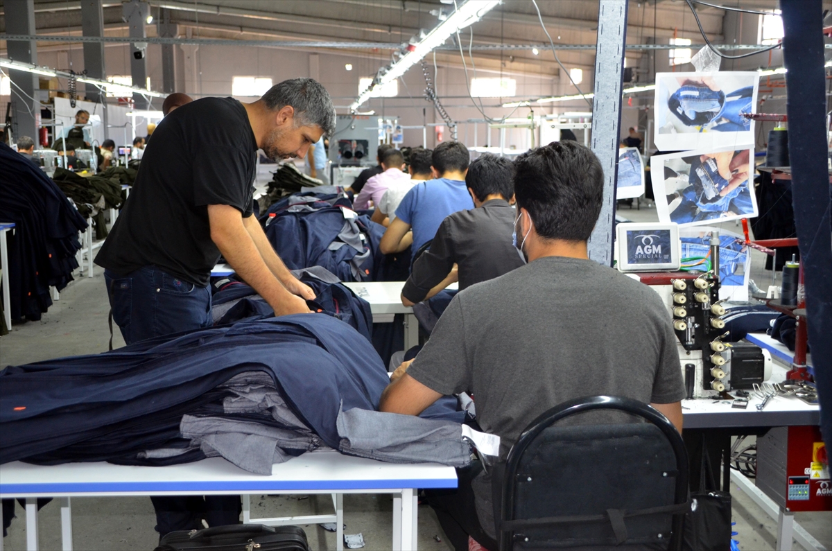 Muş'ta tekstil fabrikası kurdu şimdi  11 ülkeye ürün gönderiliyor