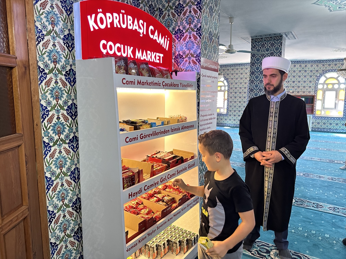 Sinop'taki  "Cami Market" çocukları yaz Kur'an kursuna bağlıyor