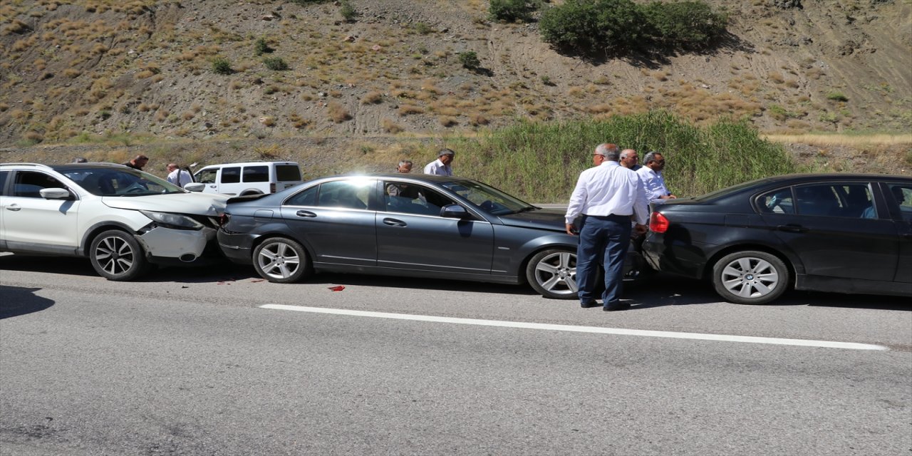 CHP Genel Başkanı Kılıçdaroğlu'nun konvoyu kaza yaptı!