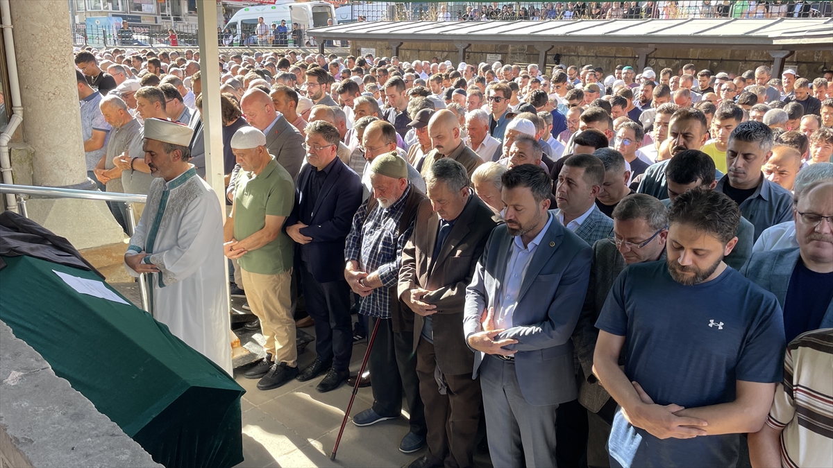Eski Vekil'in ağabeyi Yozgat'ta toprağa verildi