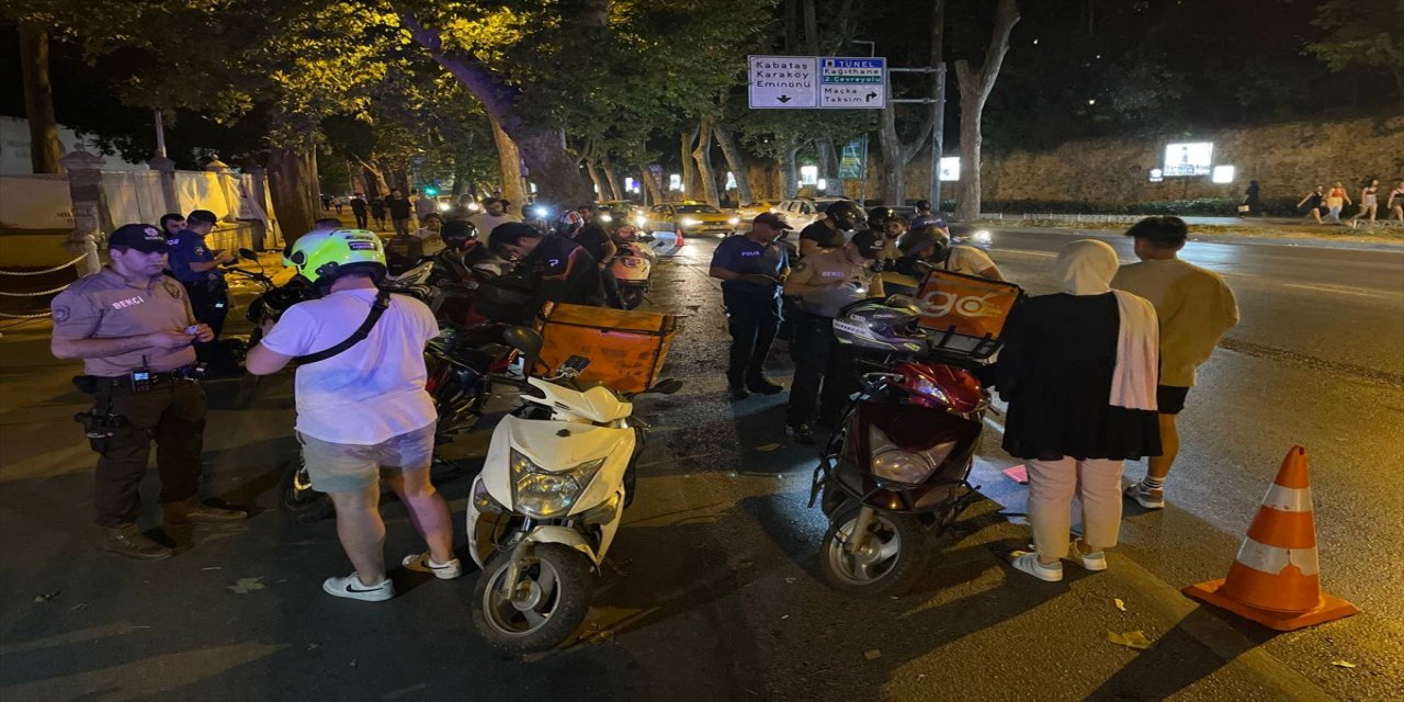 İstanbul polisinden motosikletlilere yönelik sabit yol uygulaması