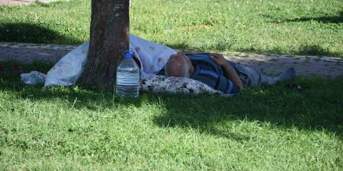 Malatyalı depremzedeler geceyi parkta geçirdi