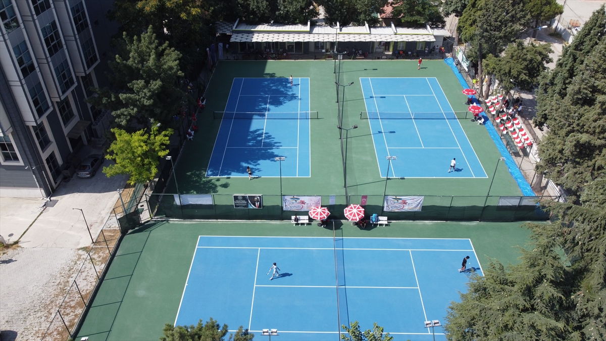 ANALİG tenis yarı final müsabakaları, Manisa'da başladı