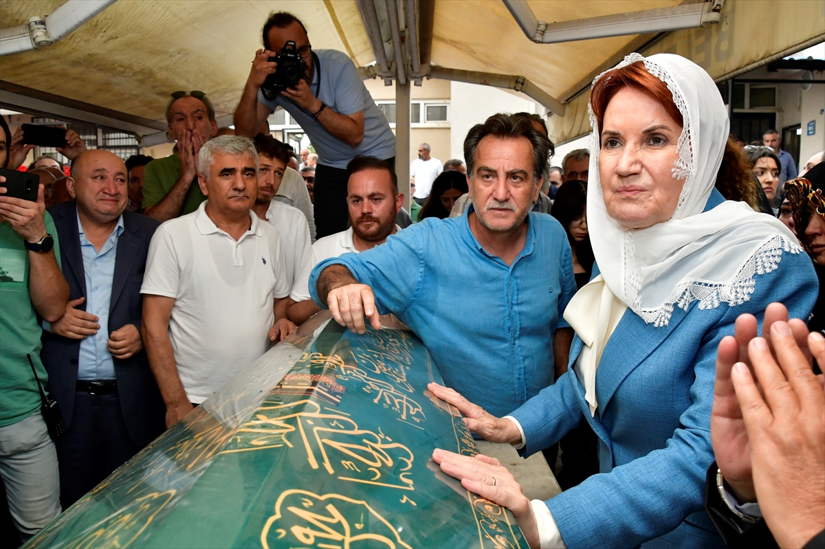 Akşener, İYİ Partili Şanbaz Yıldız'ın cenazesine katıldı