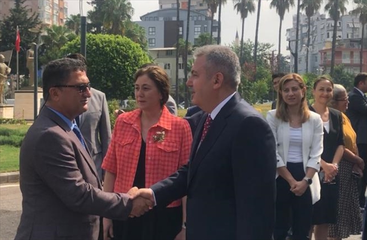 İzmir'e atanan Vali Süleyman Elban, Adana'dan uğurlandı