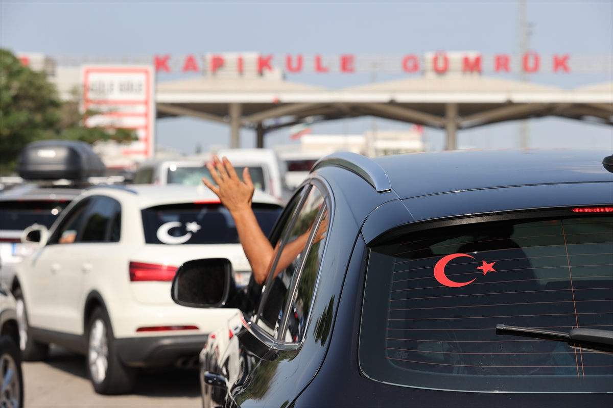 Gurbetçilerin sıladan hüzünlü yolculukları sürüyor