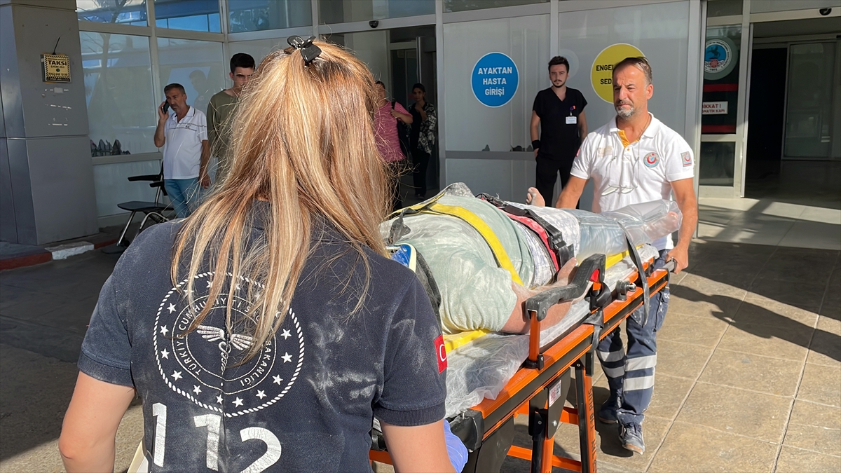 Samsun Tekkeköy’de üzerlerine un çuvalları düşen 3 işçi yaralandı