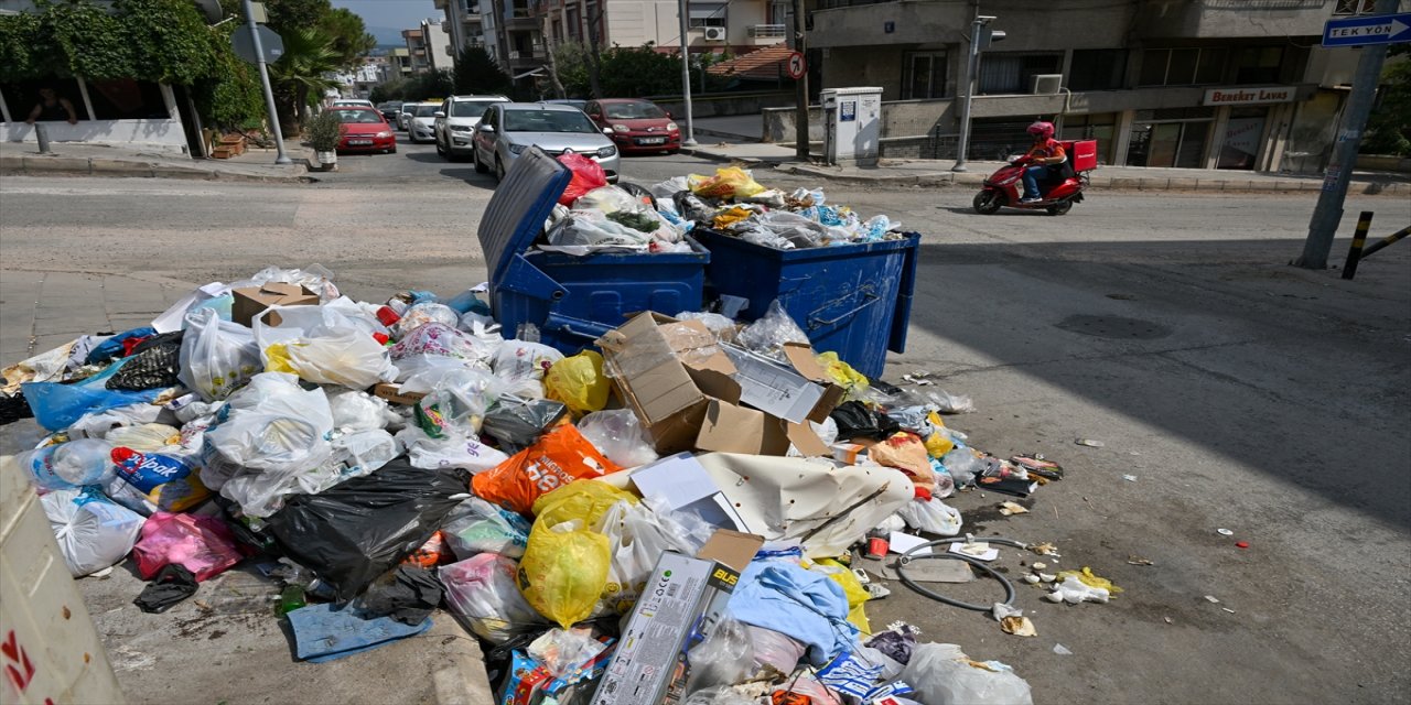 İzmir Buca'da hayat normale dönüyor.